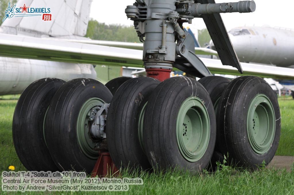 Sukhoi_T-4_0453.jpg