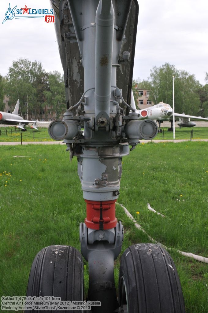 Sukhoi_T-4_0630.jpg