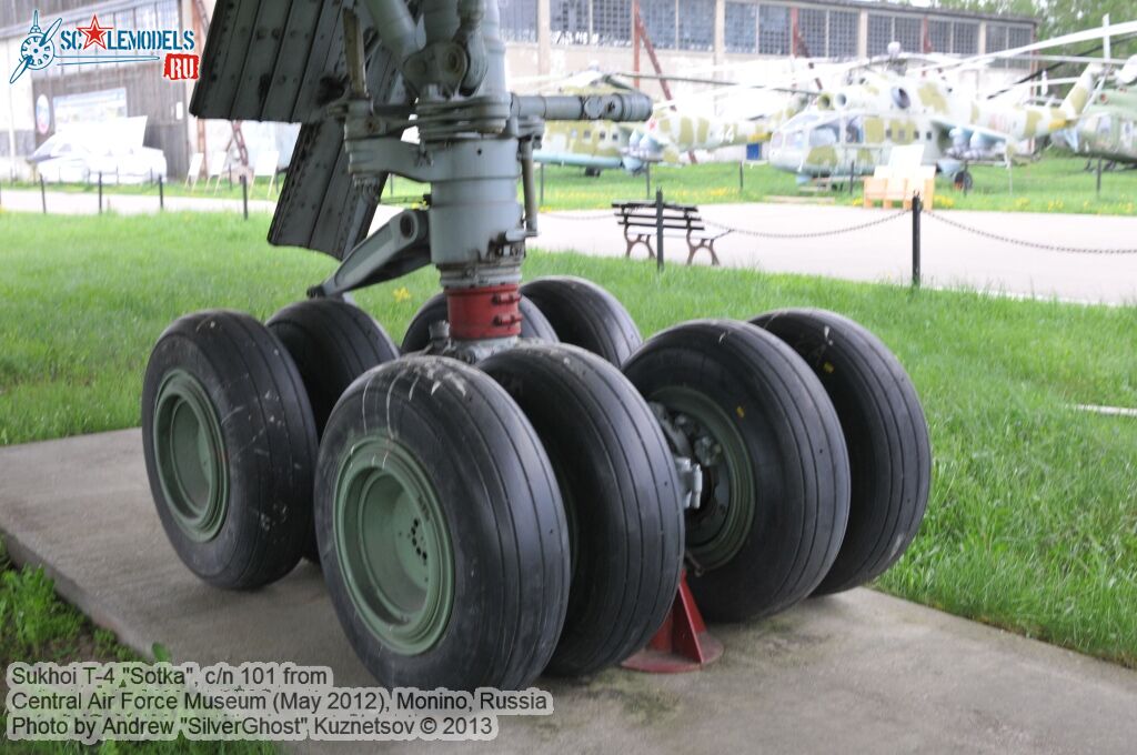 Sukhoi_T-4_0652.jpg