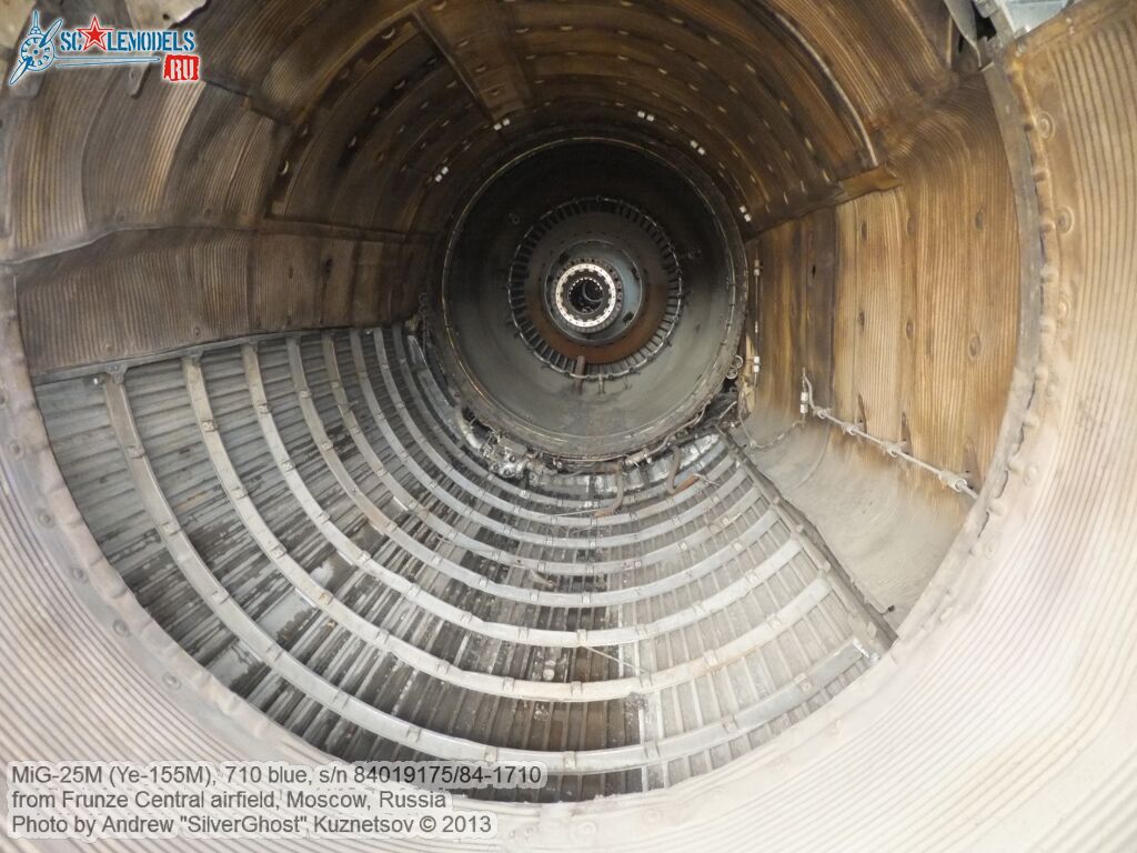 MiG-25M_0403.jpg