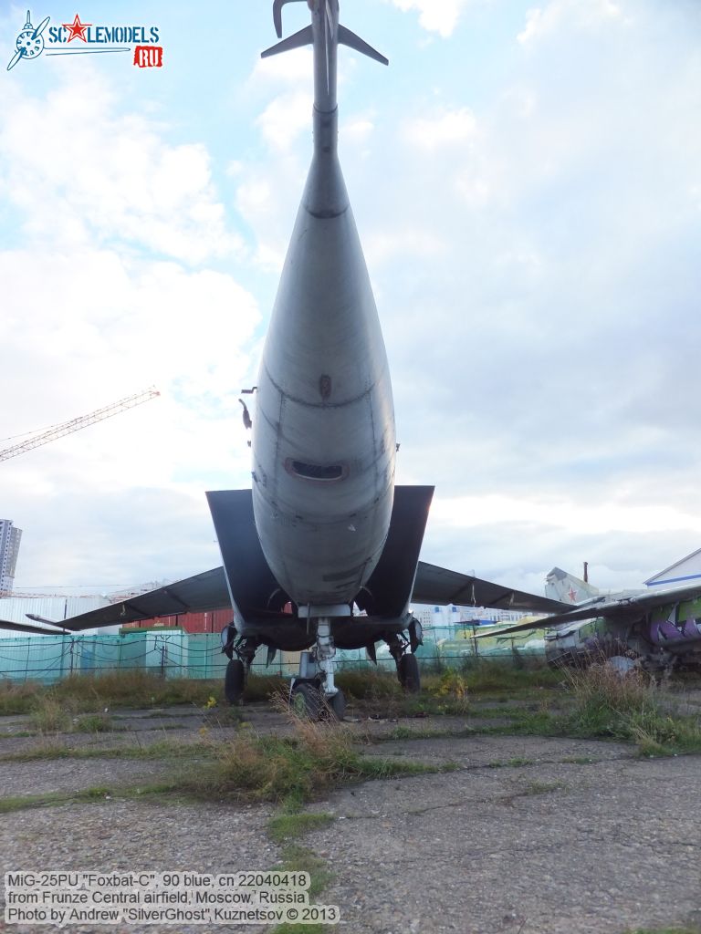 MiG-25PU_0102.jpg