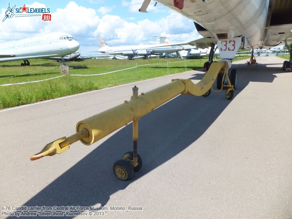 Il-76_carrier_0036.jpg