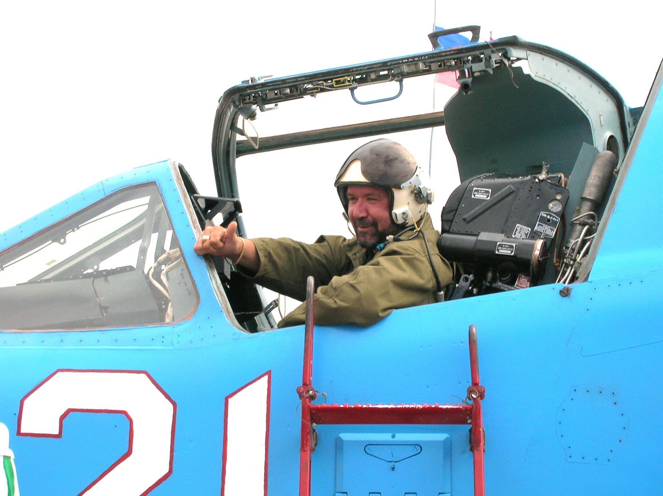 Maks'2005 Su-39 cockpit-1