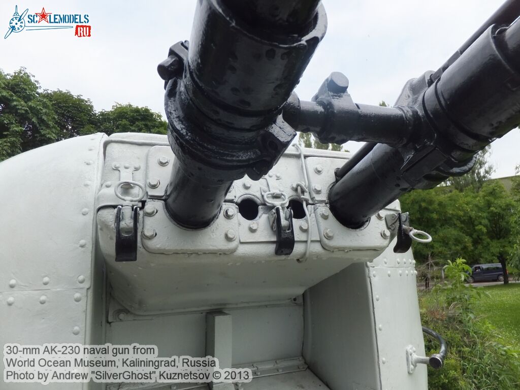 AK-230_naval_gun_0027.jpg
