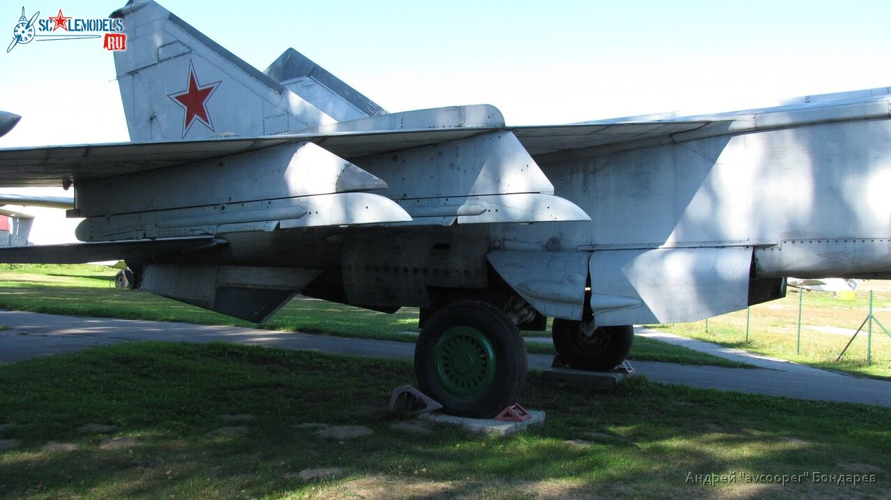 442_MiG-25BM_Borovaya_avcooper.JPG