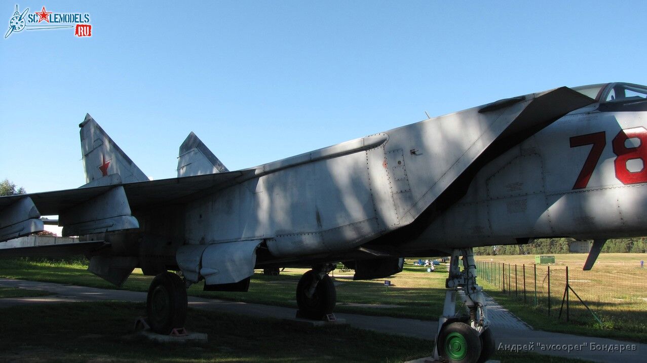 547_MiG-25BM_Borovaya_avcooper.JPG