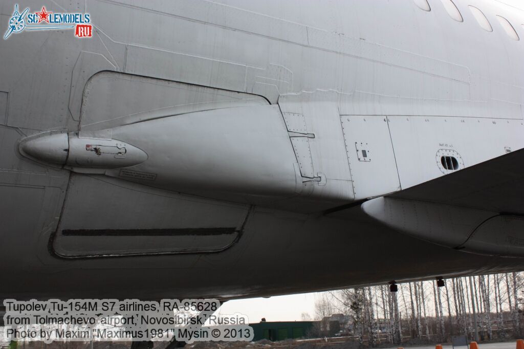 Tu-154M_RA-85628_0012.jpg