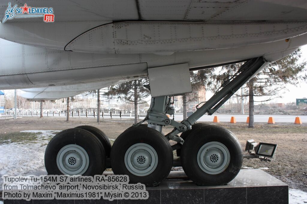 Tu-154M_RA-85628_0013.jpg