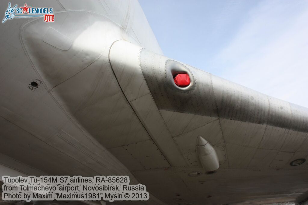 Tu-154M_RA-85628_0015.jpg