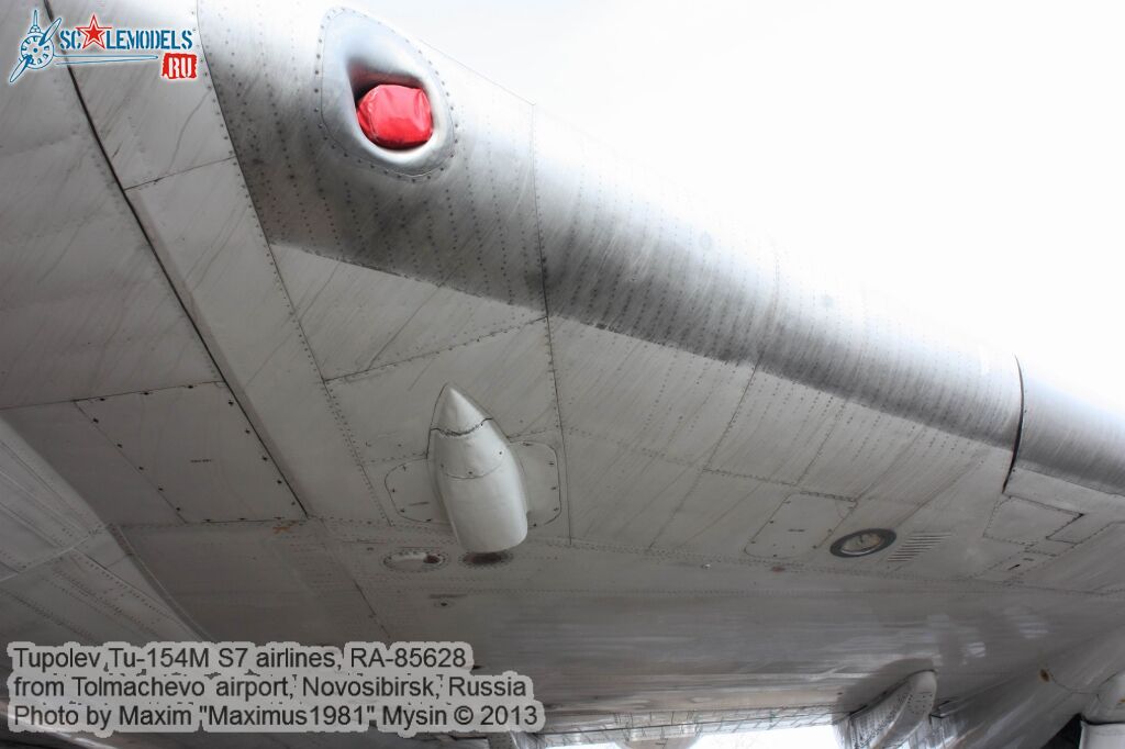 Tu-154M_RA-85628_0016.jpg