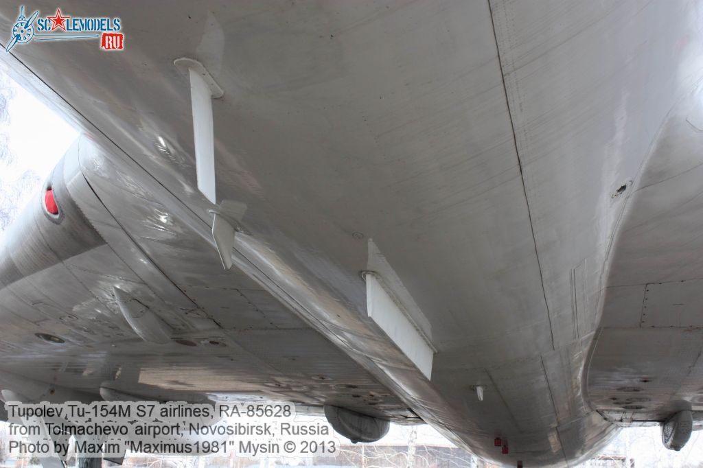 Tu-154M_RA-85628_0018.jpg