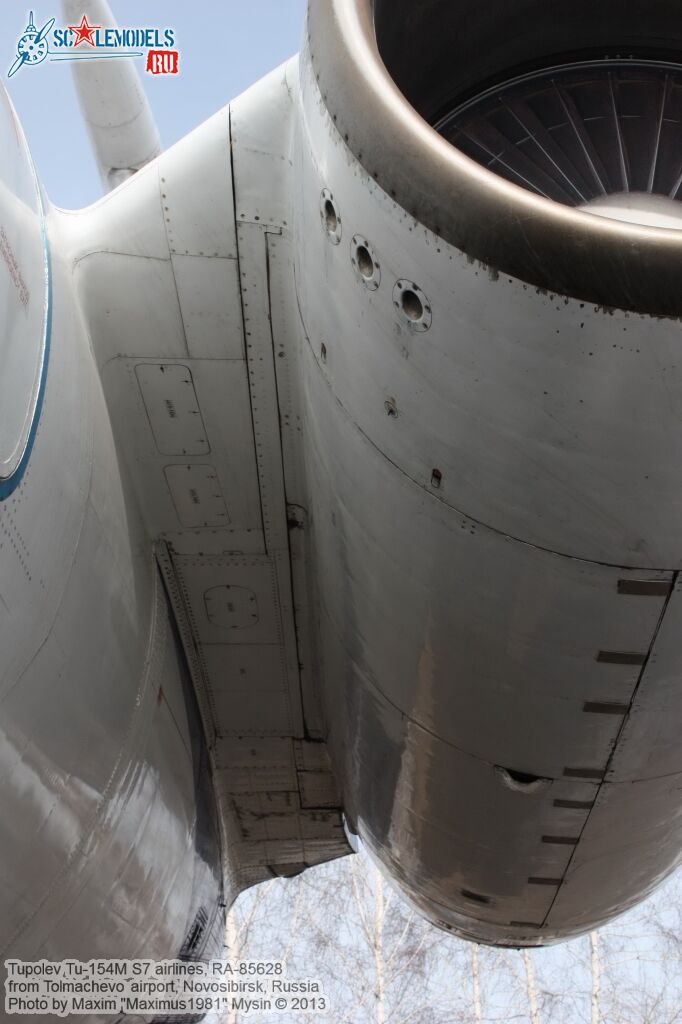 Tu-154M_RA-85628_0041.jpg