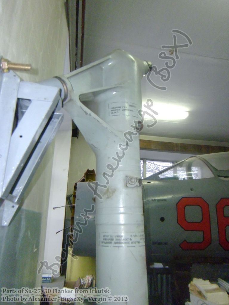 Su-30_parts_59.JPG