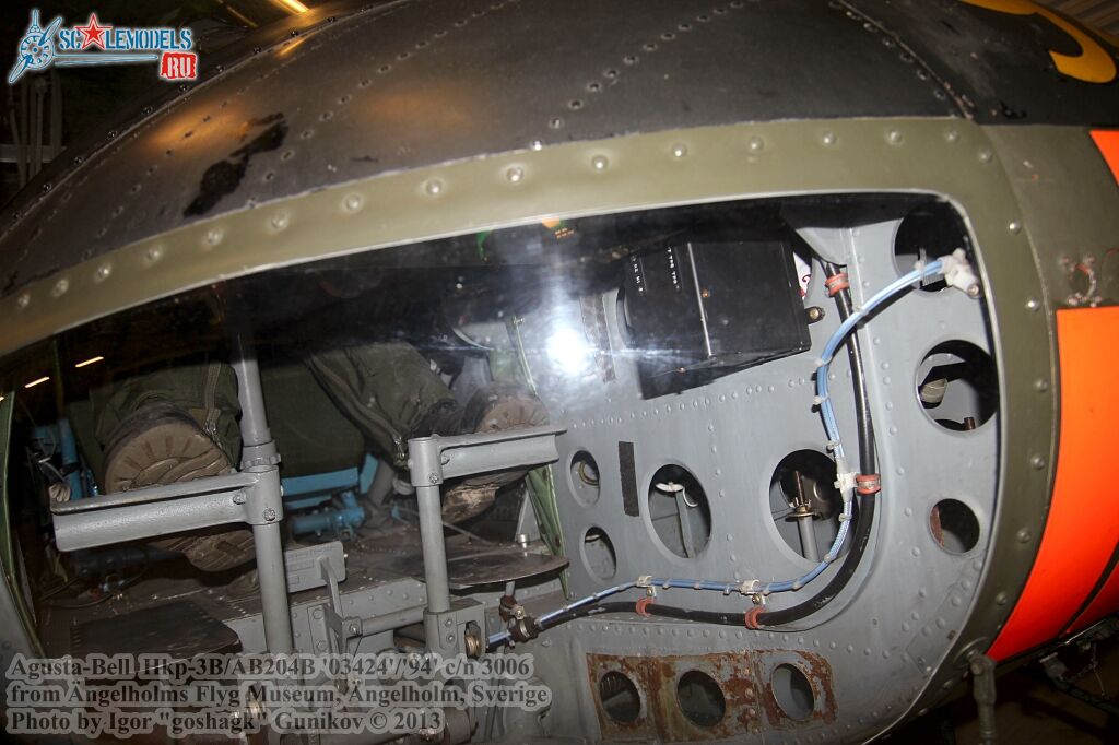 AB204B19.jpg