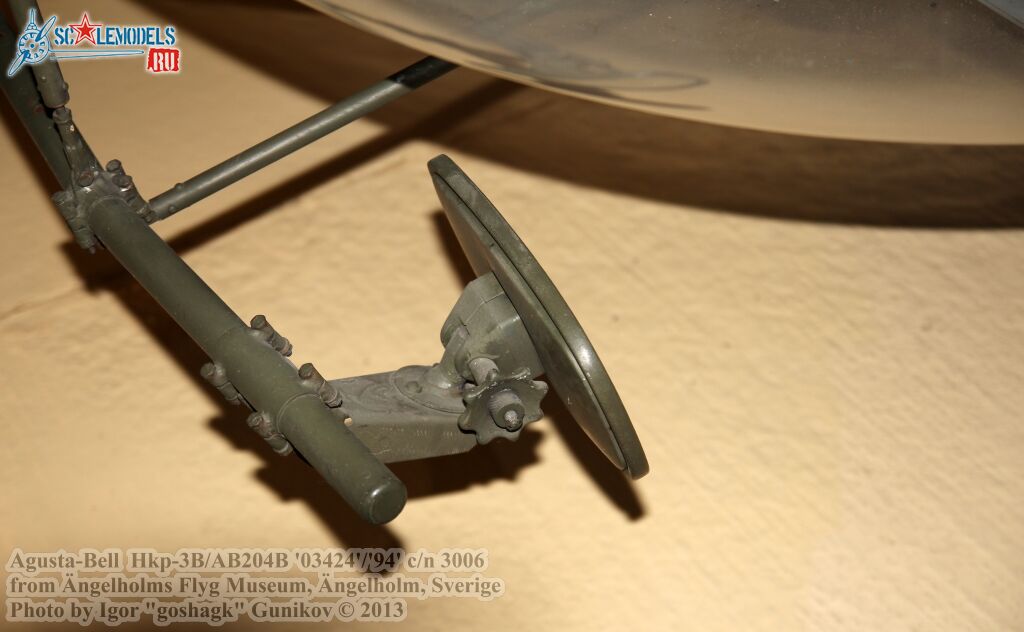 AB204B10.jpg