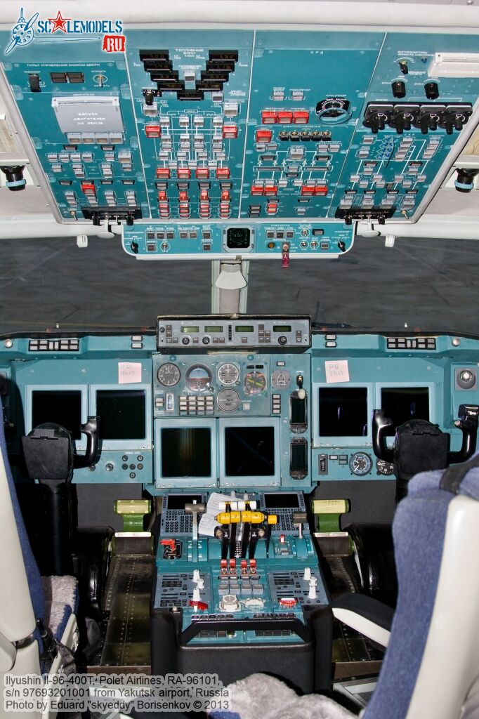 Il-96-400T_RA-96101_0014.jpg