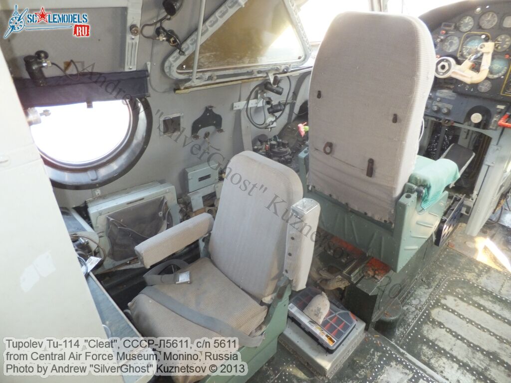 Tu-114_СССР-Л5611_0100.jpg