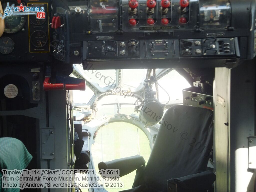 Tu-114_СССР-Л5611_0103.jpg