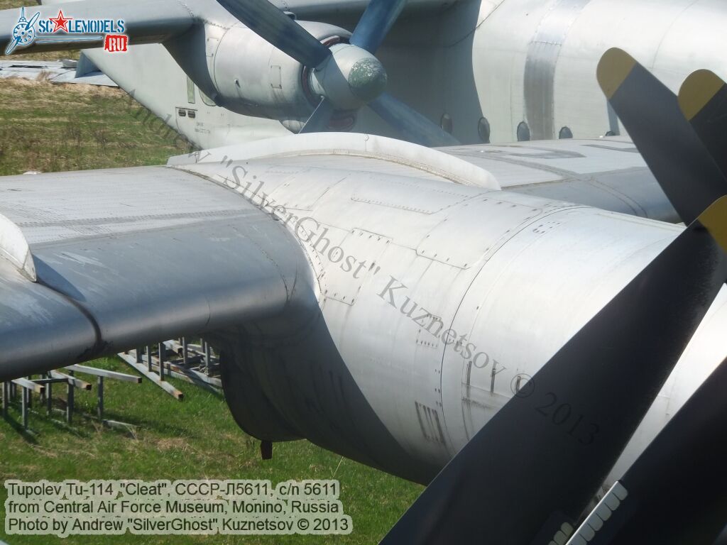 Tu-114_СССР-Л5611_0119.jpg