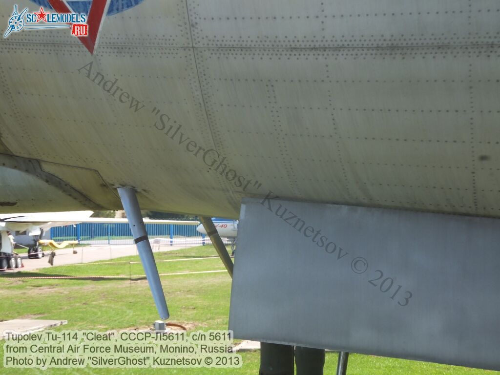 Tu-114_СССР-Л5611_0129.jpg