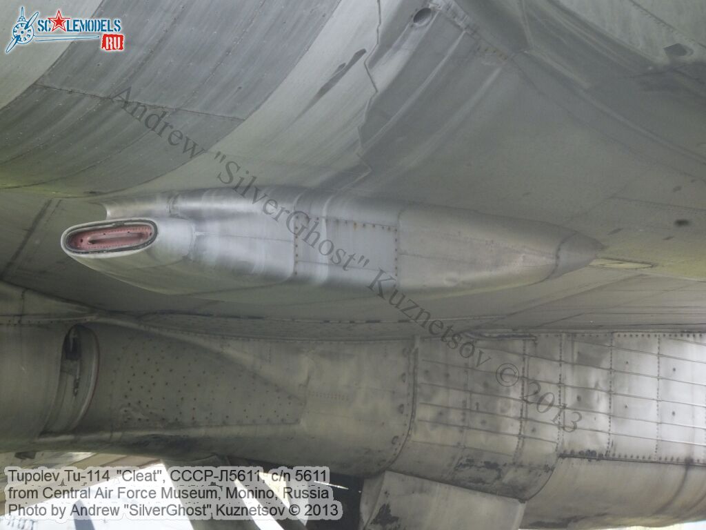 Tu-114_СССР-Л5611_0137.jpg