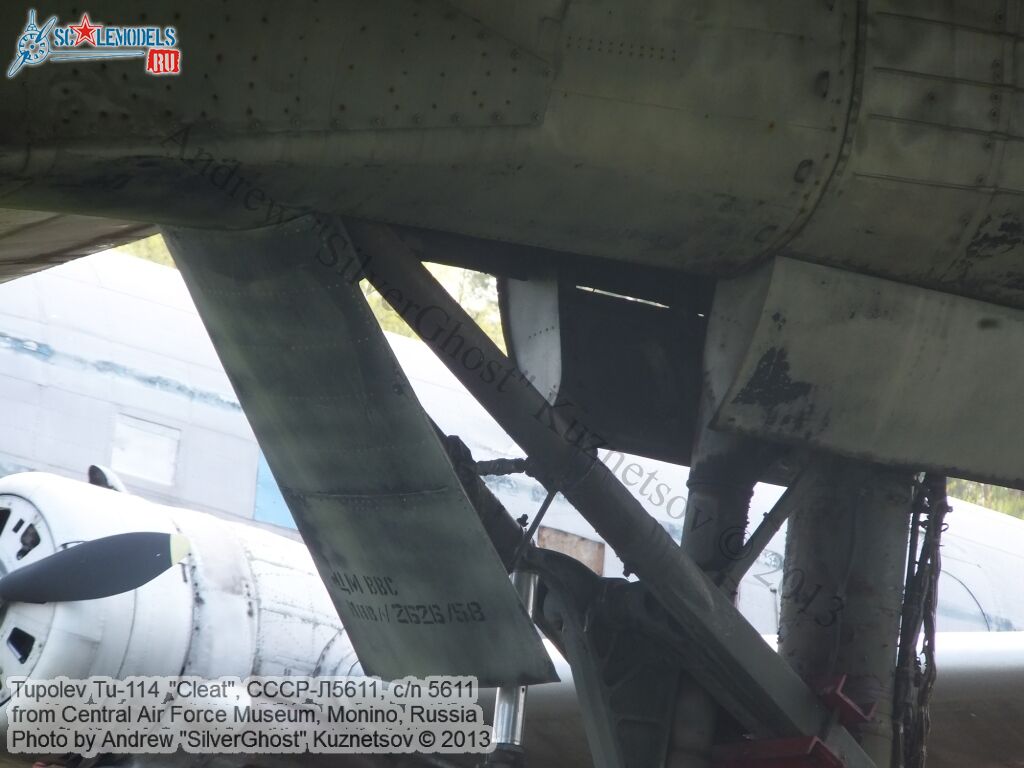 Tu-114_СССР-Л5611_0150.jpg