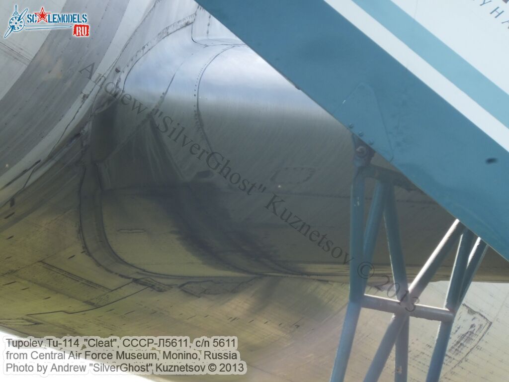 Tu-114_СССР-Л5611_0172.jpg