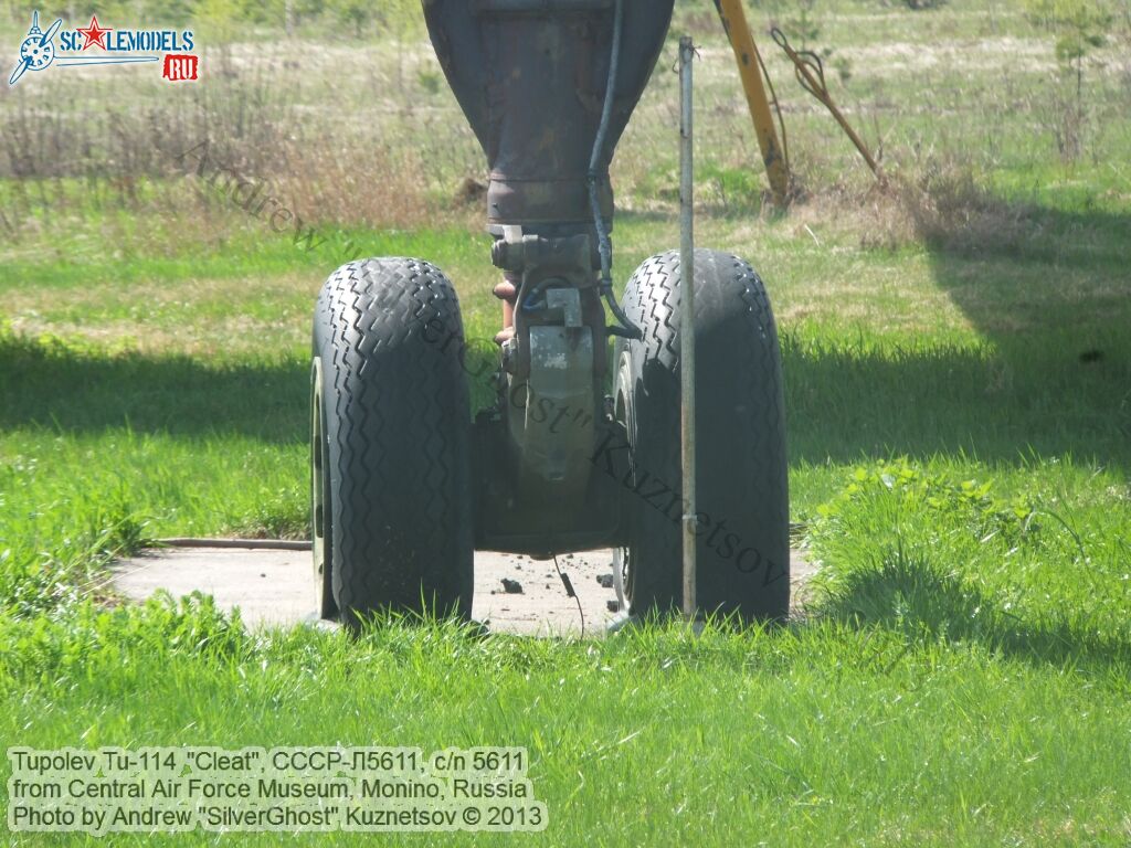 Tu-114_СССР-Л5611_0186.jpg