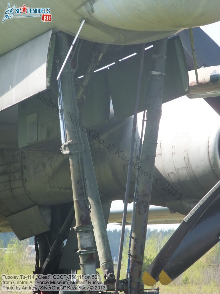 Tu-114_СССР-Л5611_0198.jpg