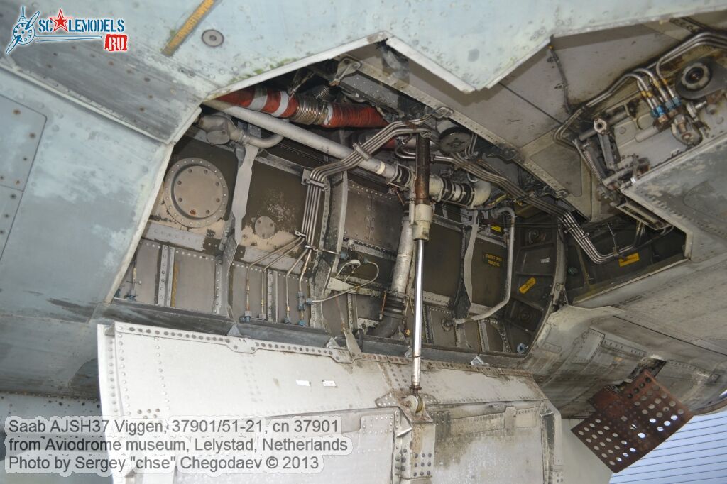 SAAB_AJSH37_Viggen_0007.jpg
