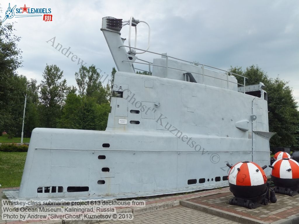 Whiskey-class_submarine_deckhouse_0001.jpg