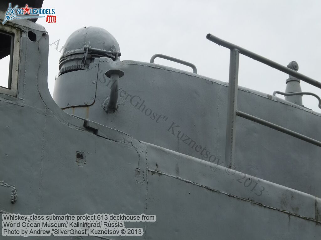 Whiskey-class_submarine_deckhouse_0025.jpg