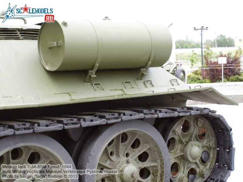 T-34-85M-1_mod1944_0007.jpg