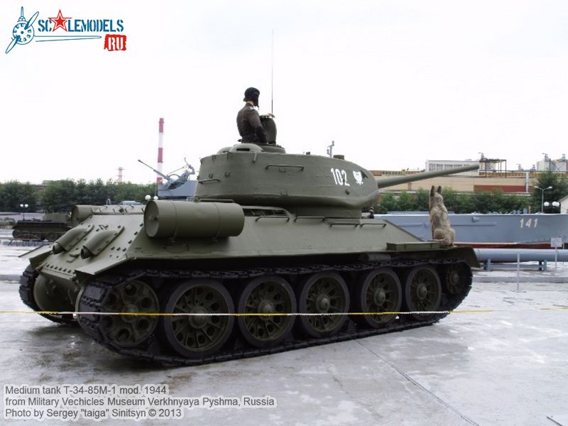 T-34-85M-1_mod1944_0018.jpg