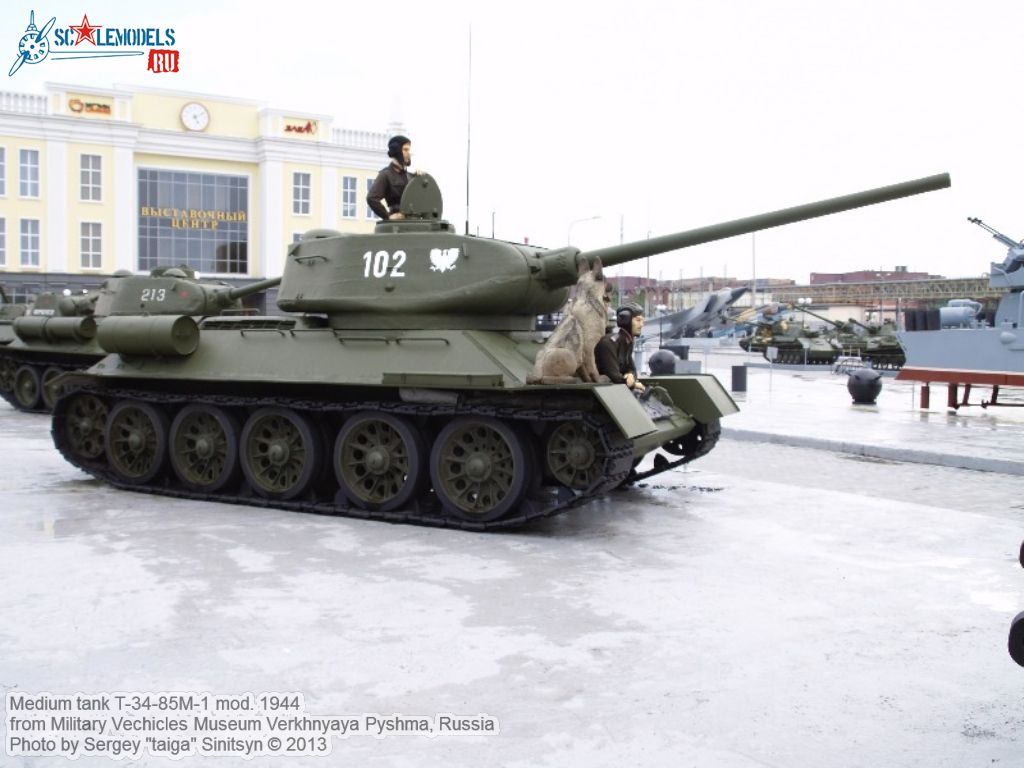 T-34-85M-1_mod1944_0000.jpg