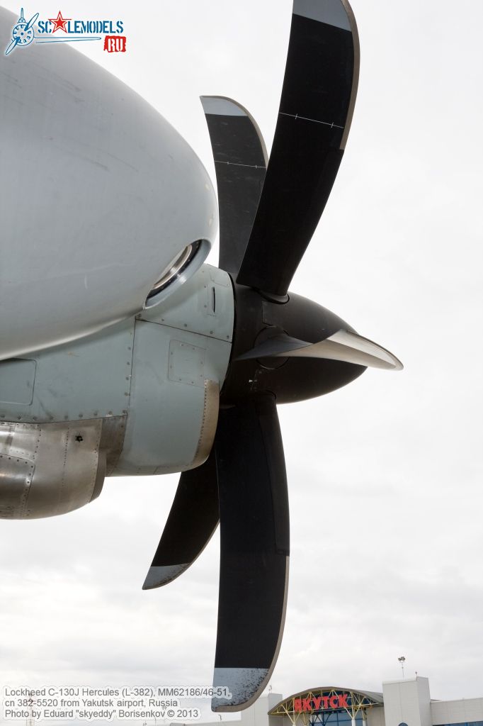 Lockheed_C-130J_Hercules_0077.jpg