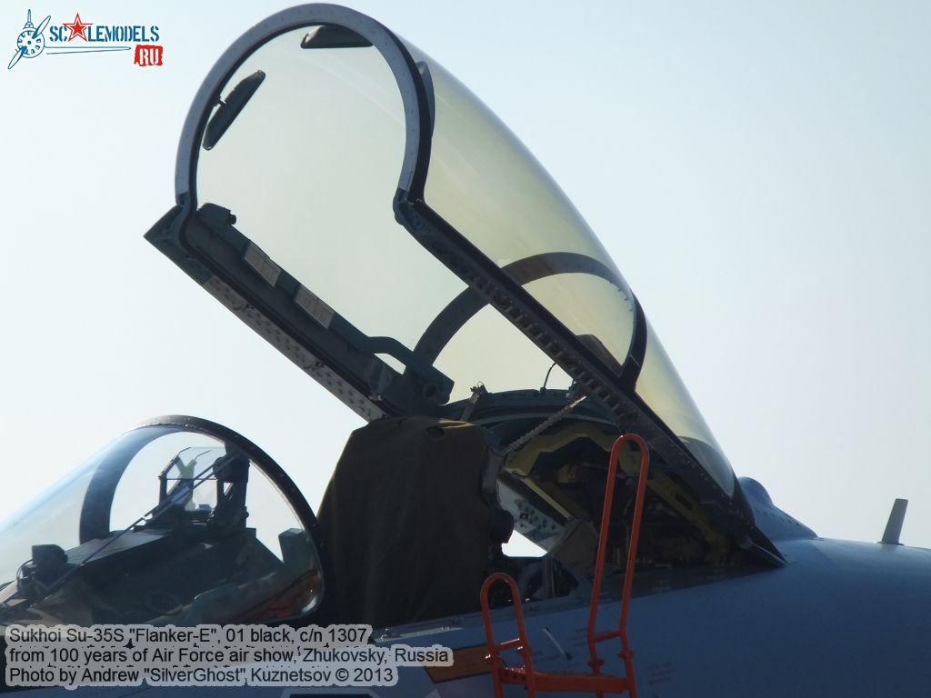 Su-35S_Flanker-E_0016.jpg