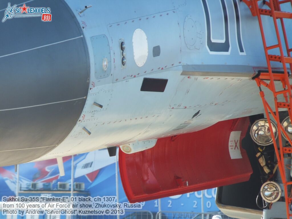 Su-35S_Flanker-E_0047.jpg