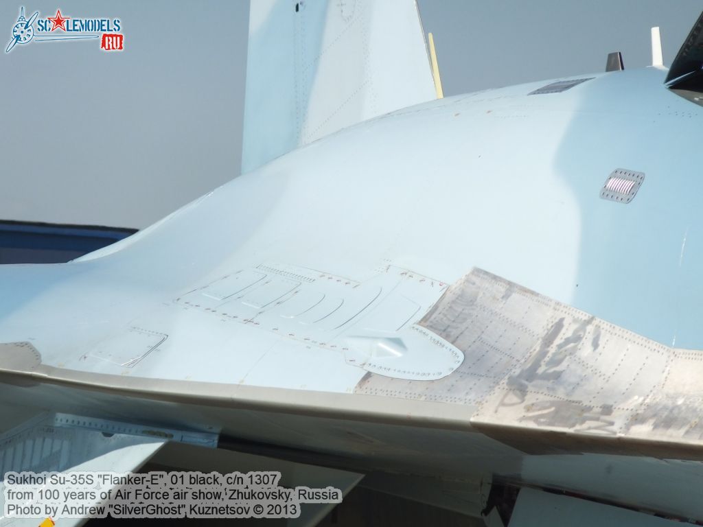 Su-35S_Flanker-E_0101.jpg