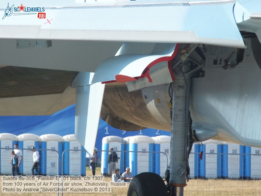 Su-35S_Flanker-E_0114.jpg