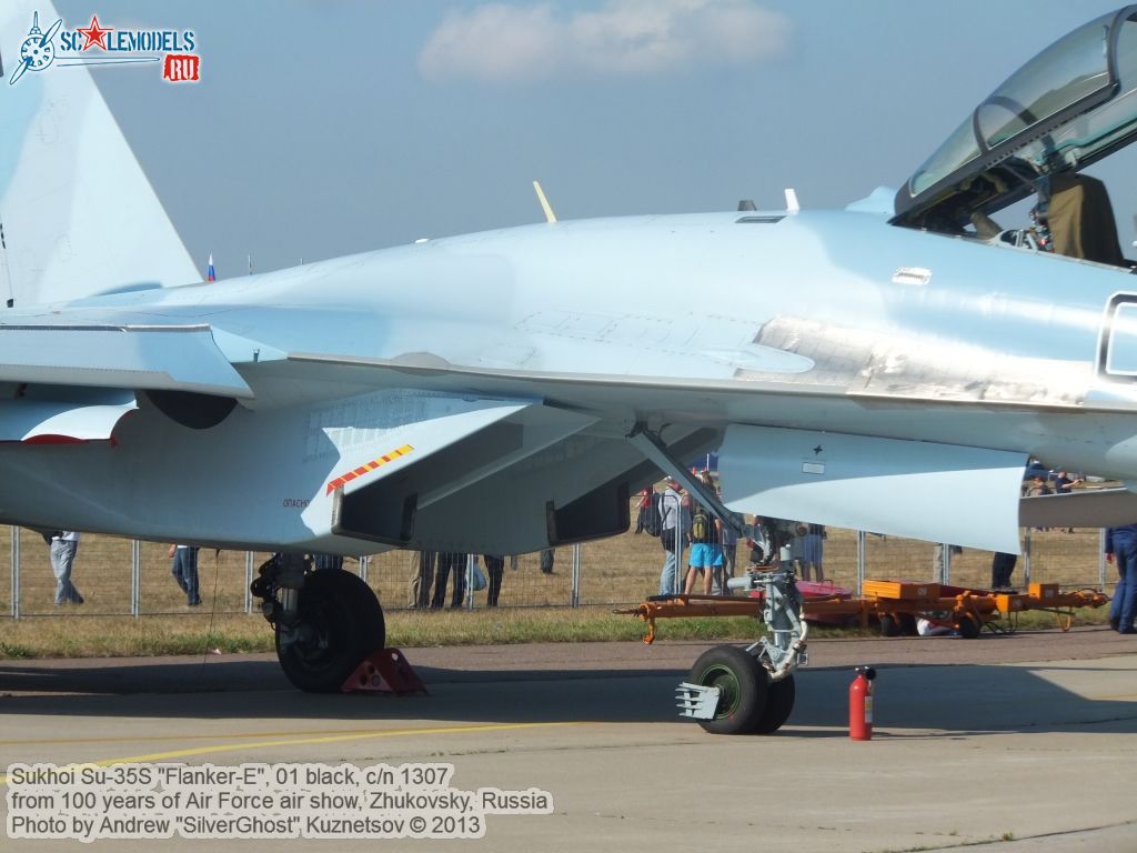 Su-35S_Flanker-E_0136.jpg