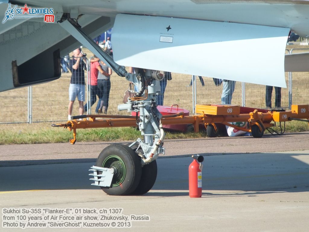 Su-35S_Flanker-E_0141.jpg