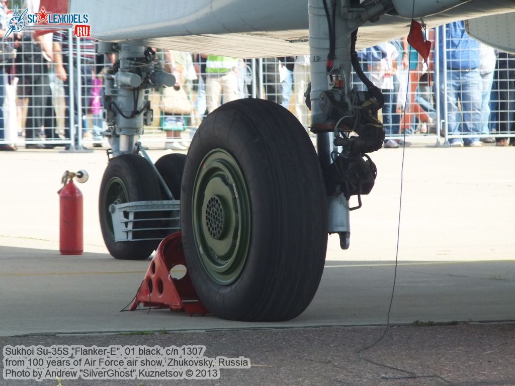 Su-35S_Flanker-E_0226.jpg