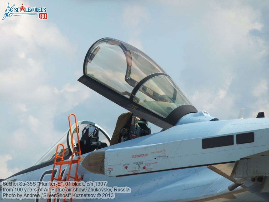 Su-35S_Flanker-E_0236.jpg