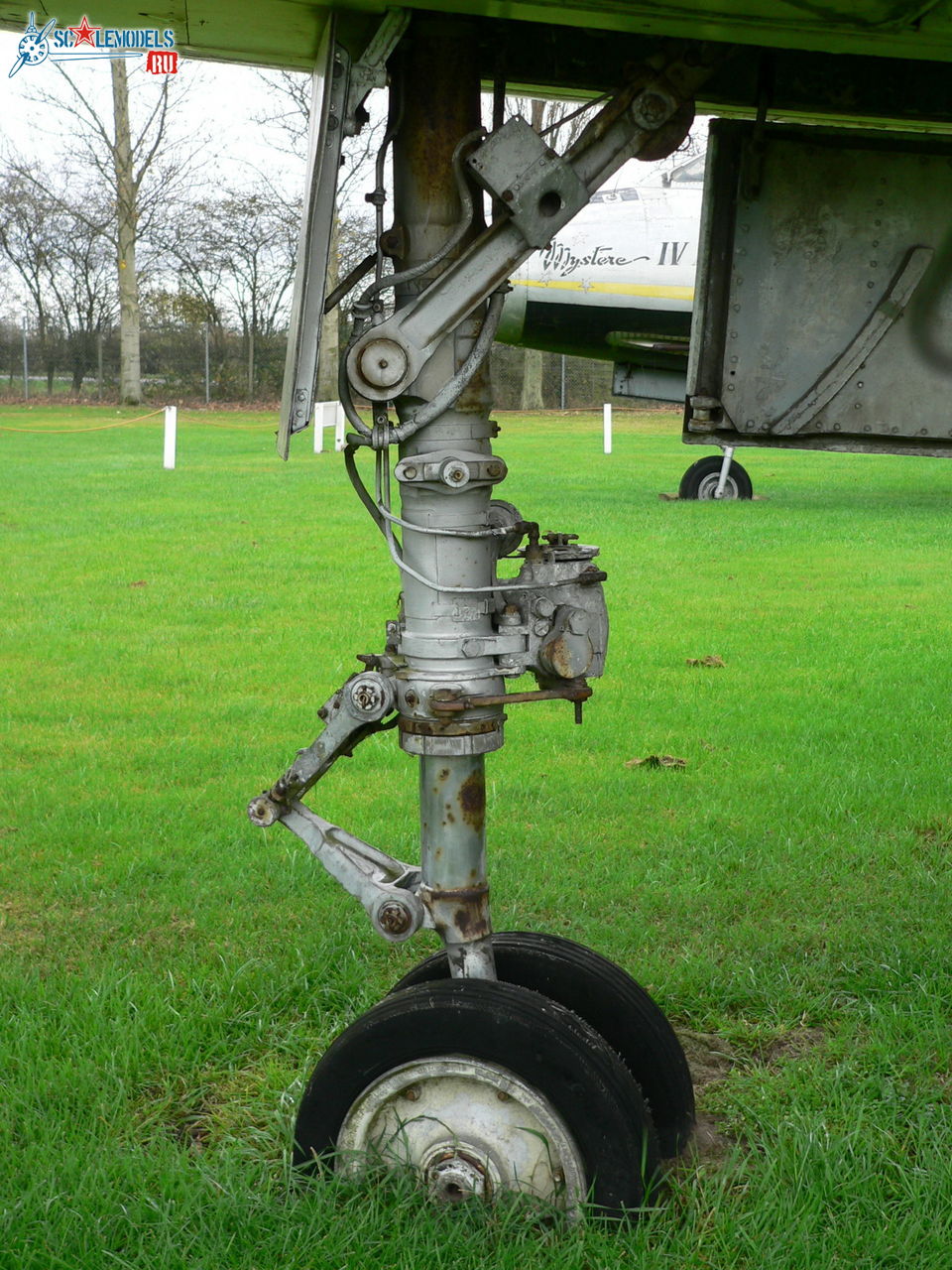 F-100D Newark RAF Museum (4).jpg