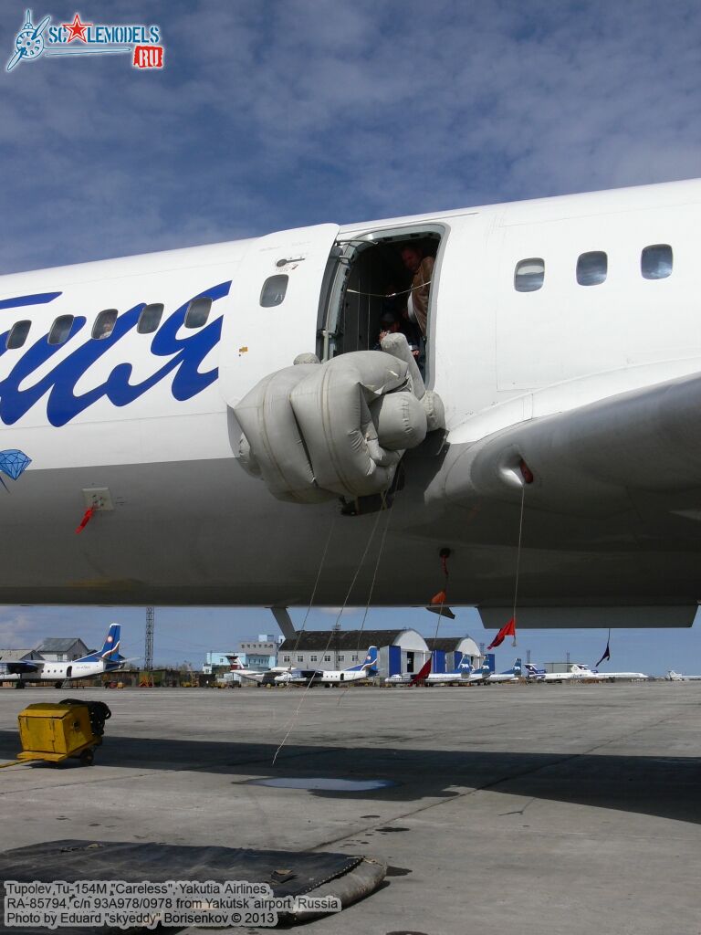 Tu-154M_RA-85794_0053.jpg