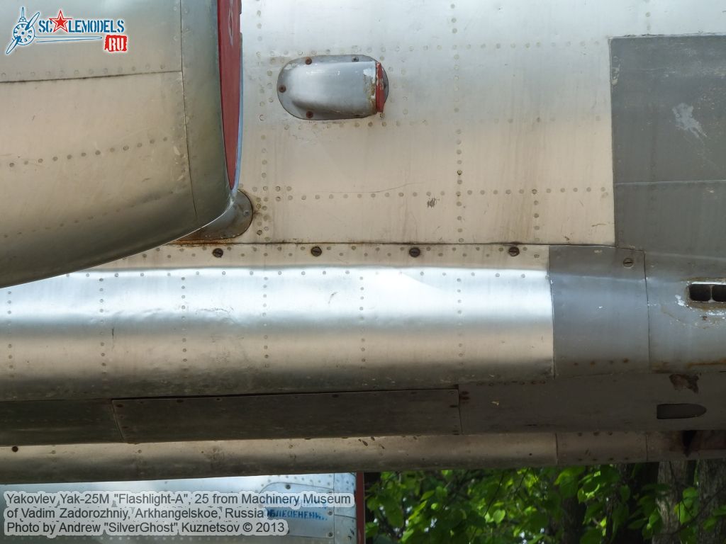 Yak-25M_Flashlight_0013.jpg