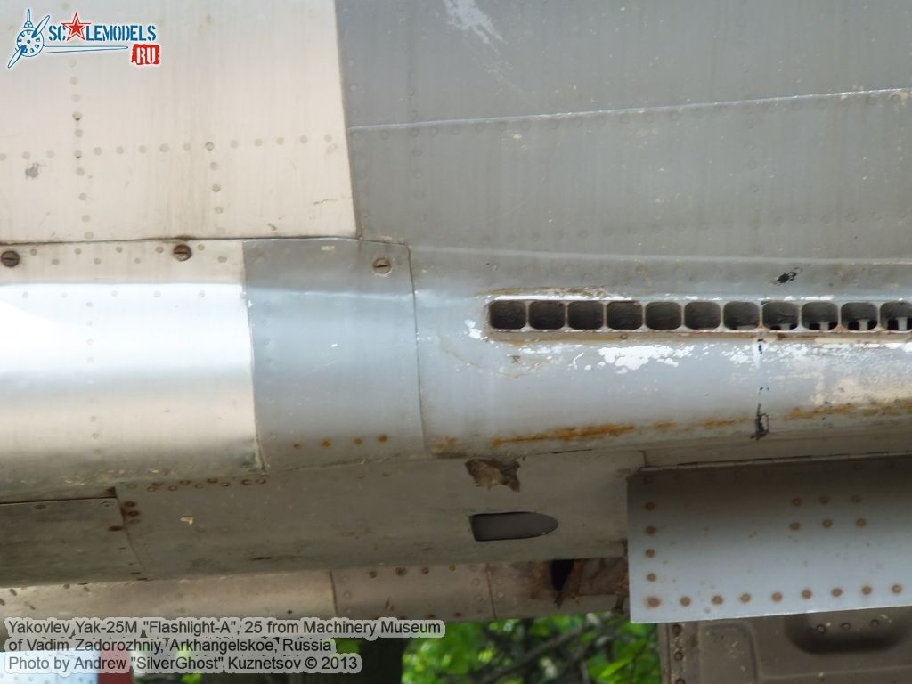 Yak-25M_Flashlight_0021.jpg