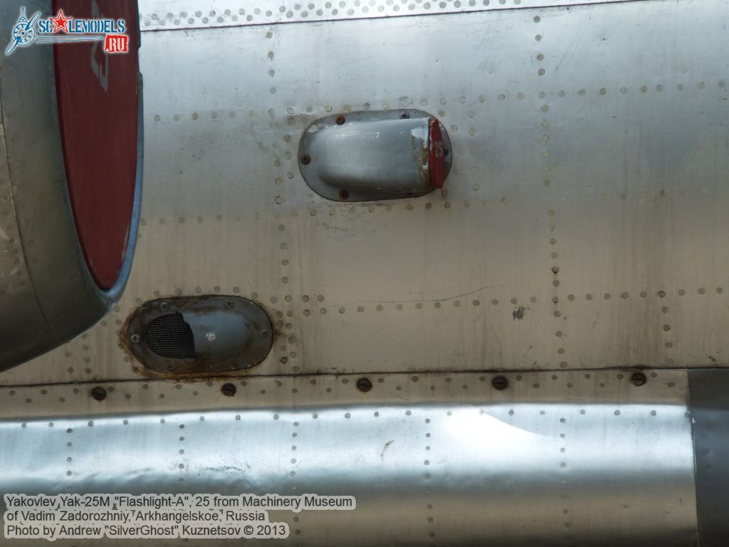 Yak-25M_Flashlight_0022.jpg