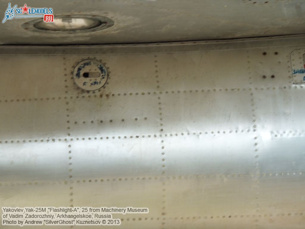 Yak-25M_Flashlight_0044.jpg